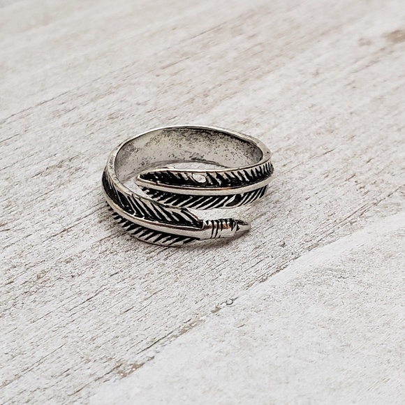 💎 last one • Feather Ring - Picture 3 of 4